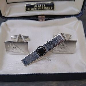 Vtg hematite silver tone tie clip & cuff link set